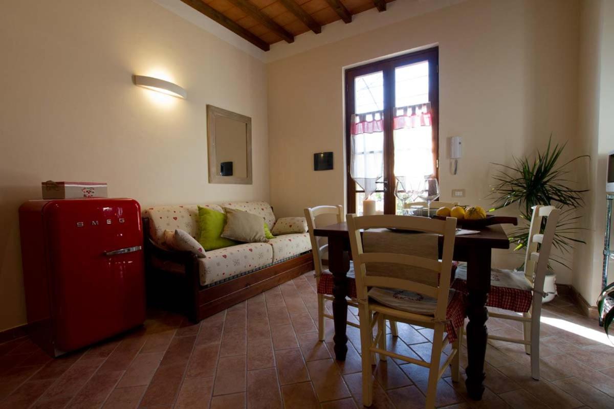 Il Bottaccio Casa Di Campagna เวนตูรีนา แตร์เม ภายนอก รูปภาพ