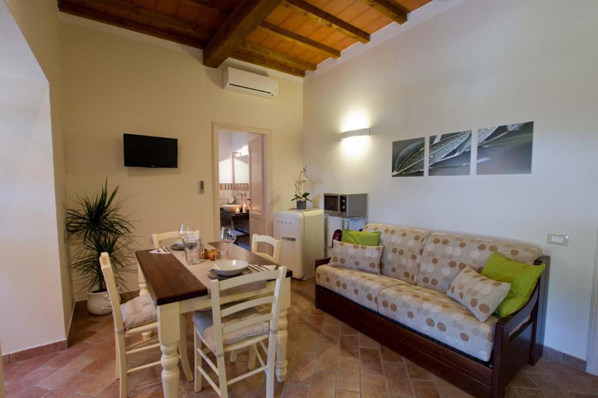 Il Bottaccio Casa Di Campagna เวนตูรีนา แตร์เม ภายนอก รูปภาพ