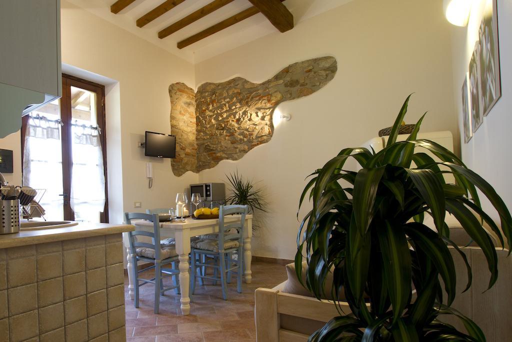 Il Bottaccio Casa Di Campagna เวนตูรีนา แตร์เม ห้อง รูปภาพ